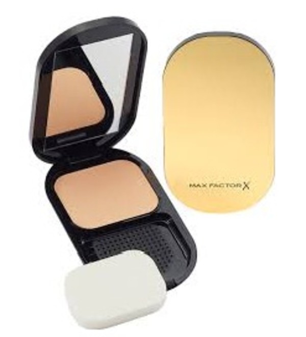 Facefinity Compact 06 Golden Kryjący podkład w kompakcie