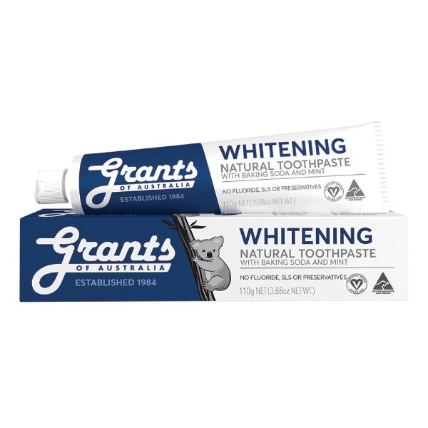 Whitening Natural Toothpaste With Baking Soda And Mint Wybielająca naturalna pasta do zębów bez fluoru