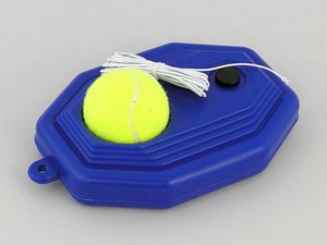 Piłka tenisowa na gumce